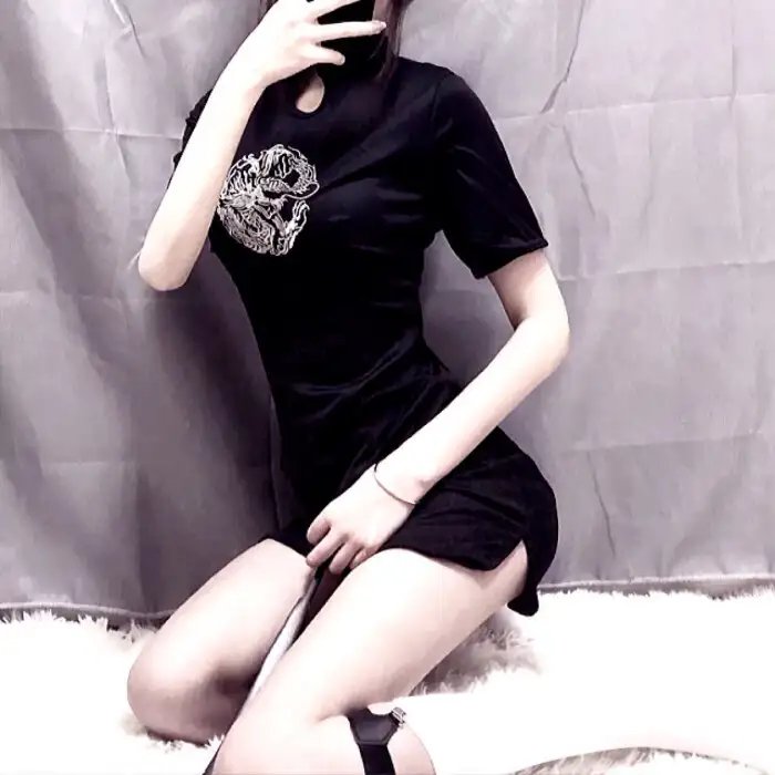 特务谜云